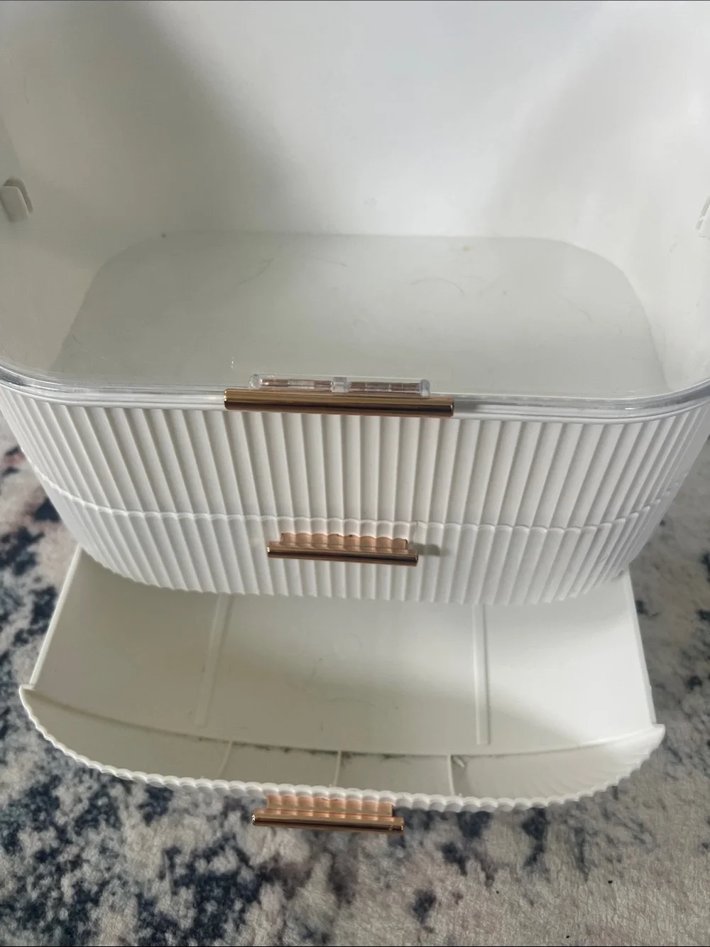 Plastic White Ribbed Cosmetic Desk Top Makeup Organizer with Rose Gold Accents